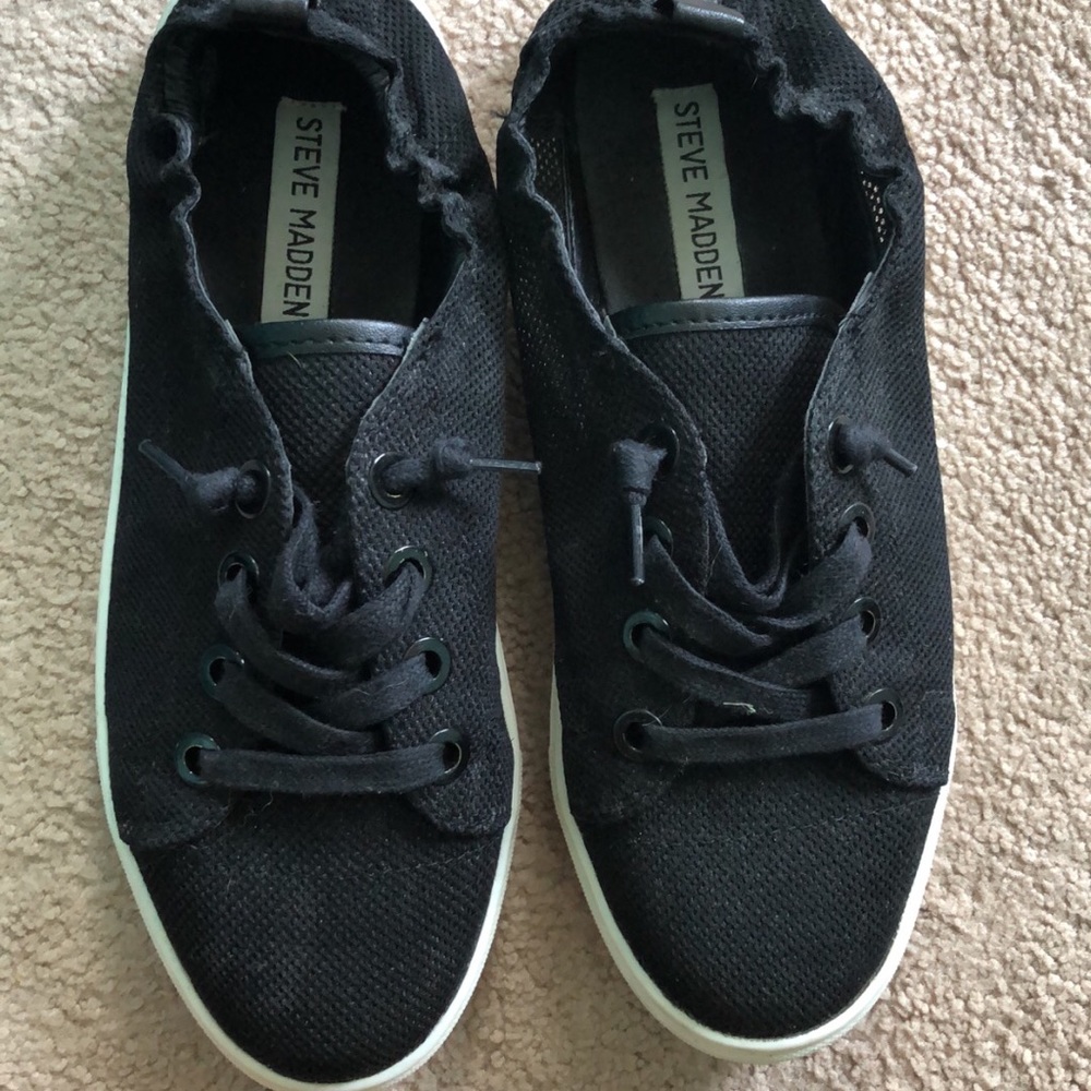 Steve Madden slip ons